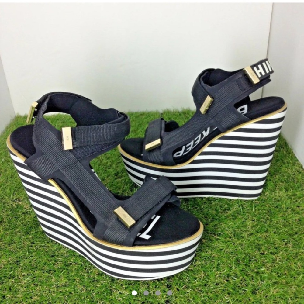 SUE COMMA BONNIE Platform Strap Black Heels 37/ 7